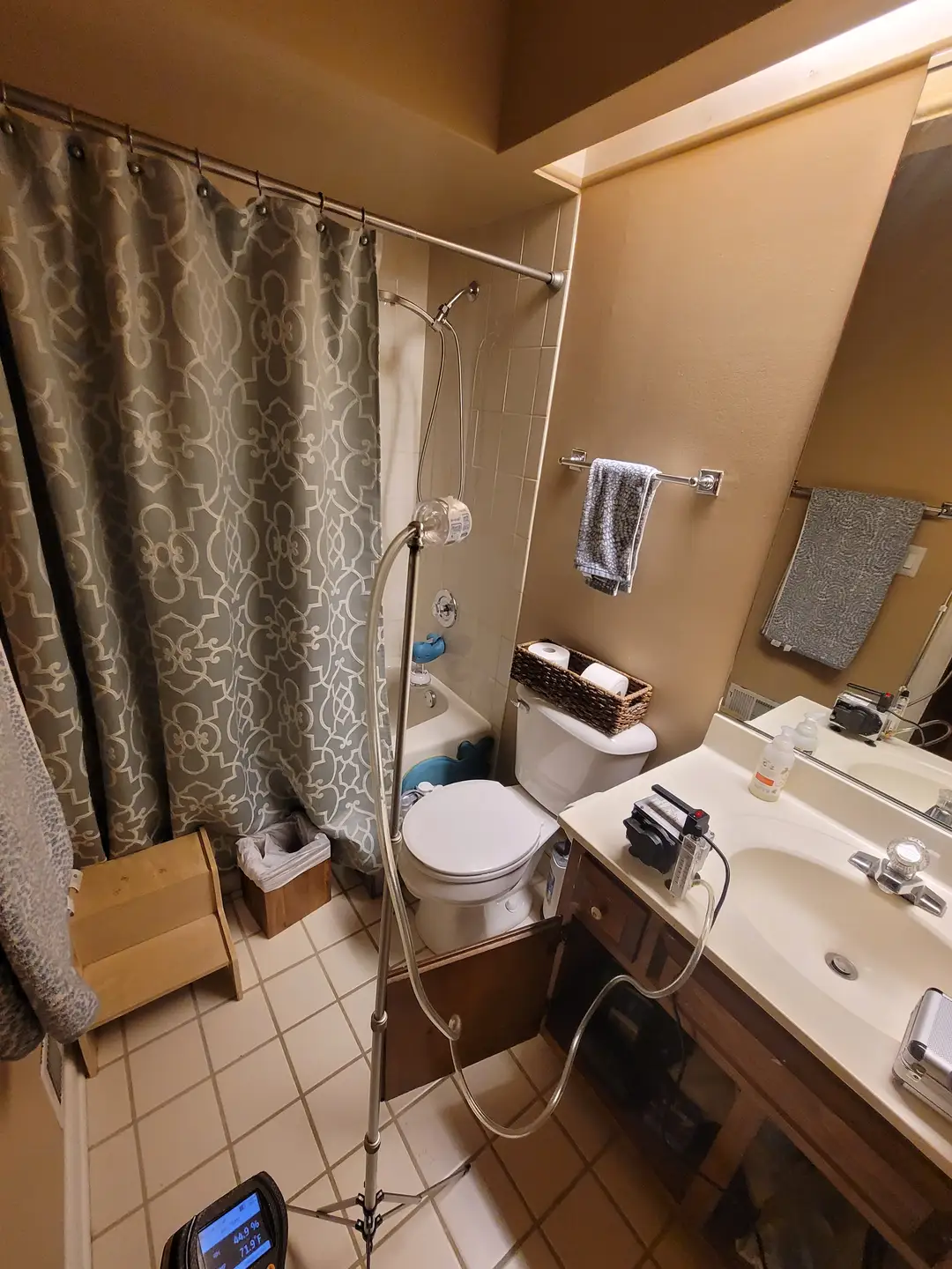 Mold inspection and surface sampling in Florida bathroom